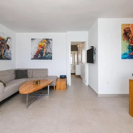 Apartment 119-magnificent Beach Front Apartment,