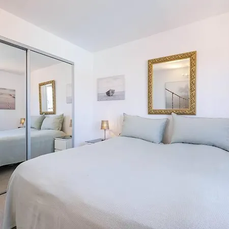 119-magnificent Beach Front Apartment, Apartment *